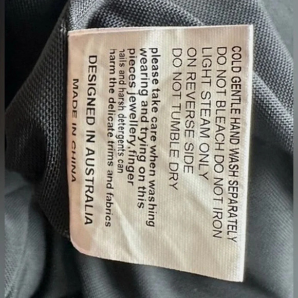 NWT- Elliatt Dresses Elliatt Energy High Neck Dress Size Medium - Picture 4 of 11